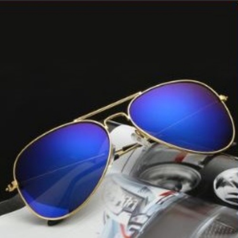 🛑🛑SOLD!!💙Icy Blue Mirrored Aviators! - Picture 2 of 7